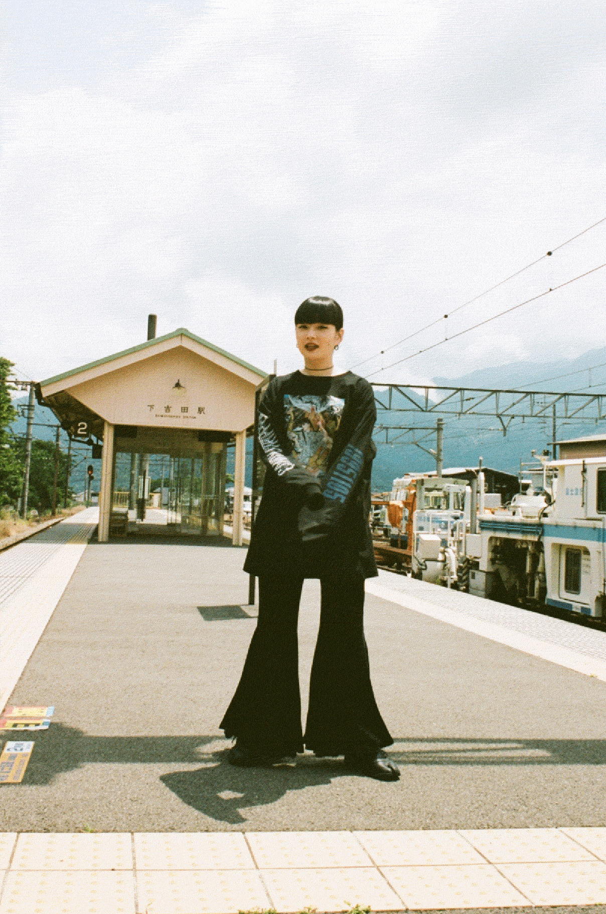 Kozue Akimoto × candy stripper