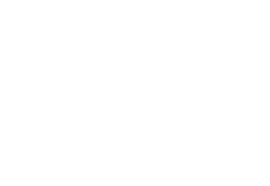 今日は何もしないって決めた日。

ゆるっとしたスウェットに、
お気に入りのスニーカー。
気合いはゼロだけど、気分は上々！

淡いブルーにスタッズを散りばめて、
ラフな格好にも、ちょっとした反抗心。