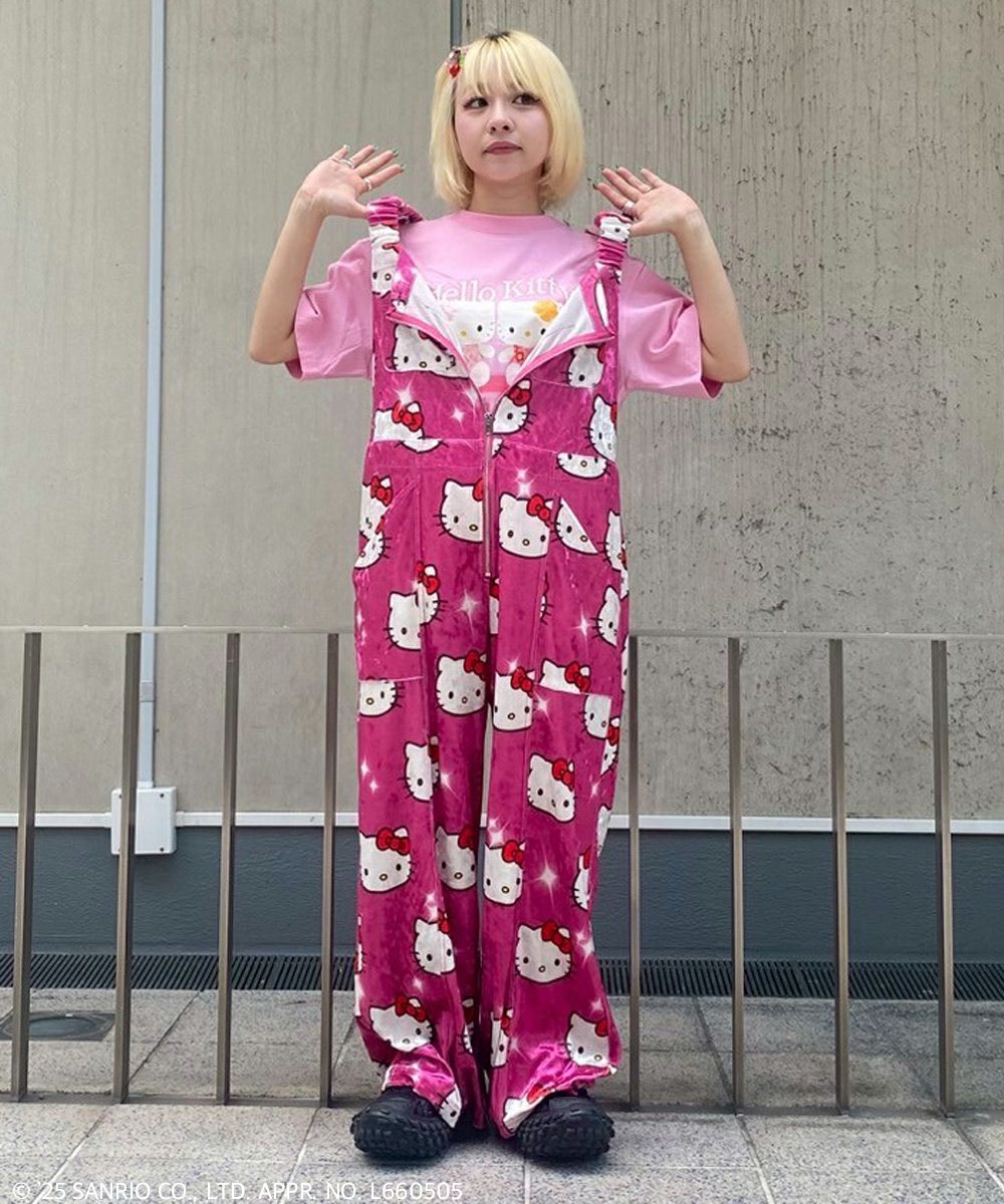 HELLO KITTY】KILA KILA VELOUR SALOPETTE | Candy Stripper